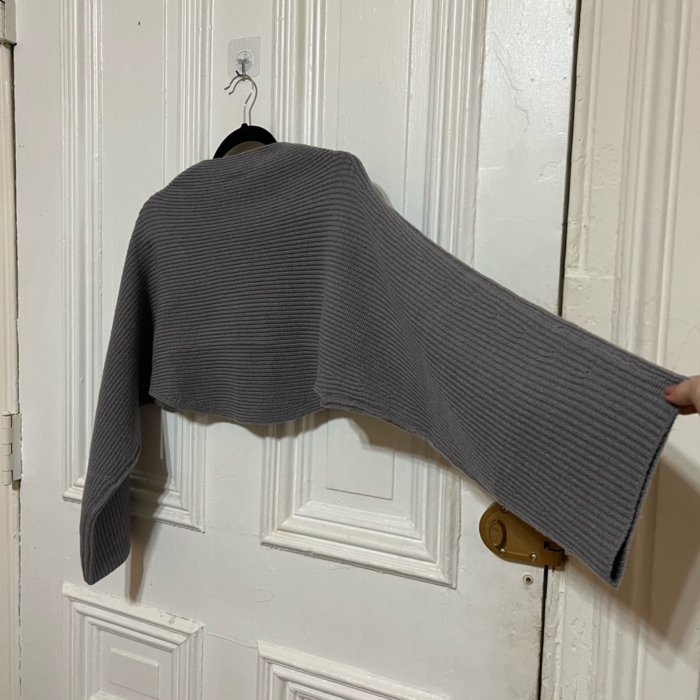 Beautiful Lattelier Cropped Sweater - Picture 4 of 7
